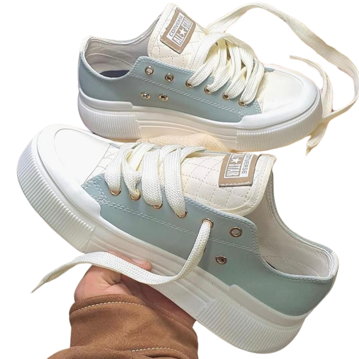 Converse Zapatillas Mujer: Estilo y Comodidad en Cada Paso Si estás buscando CONVERSE ZAPATILLAS MUJER para completar tu look con estilo y comodidad, has llegado al lugar correcto. En Onlineshoppingcenterg, te ofrecemos una amplia selección de zapatillas Converse para mujer, con diseños clásicos y modernos que se adaptan a cualquier ocasión. Sigue leyendo para descubrir por qué las Converse zapatillas mujer son la mejor elección y cómo encontrar el par perfecto.  ¿Por qué Comprar Converse Zapatillas Mujer? Las zapatillas Converse para mujer son conocidas por su estilo icónico y su versatilidad. Tanto si buscas un par para tu día a día como para ocasiones especiales, Converse zapatillas mujer te ofrecen una combinación perfecta de comodidad y diseño.  Variedad de Estilos En Onlineshoppingcenterg, encontrarás una amplia gama de modelos, desde las clásicas Converse negras plataforma hasta las elegantes Converse plataforma blancas. Si buscas algo diferente, también tenemos opciones como las Converse rosas o las populares Converse negras plataforma, ideales para cualquier tipo de look.  Comodidad Todo el Día Las Converse zapatillas mujer no solo destacan por su diseño, sino también por su comodidad. Gracias a sus suelas acolchadas y su ajuste perfecto, puedes llevarlas todo el día sin problemas. Ya sea que optes por los clásicos tenis Converse para mujer o las modernas Converse plataforma, te asegurarás de caminar con estilo y confort.